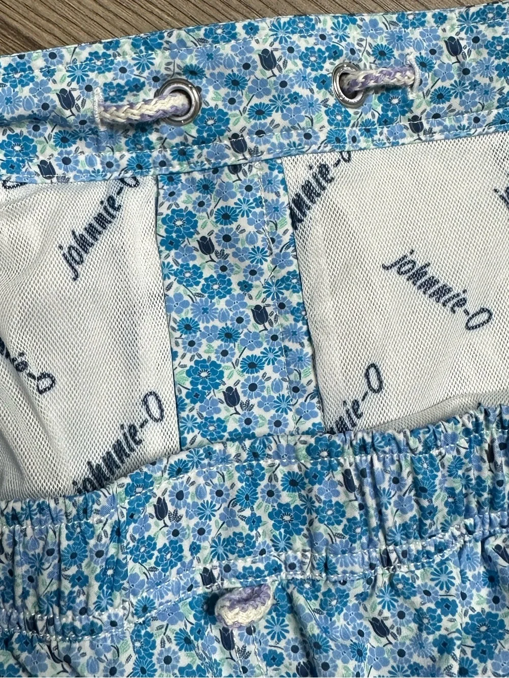 Johnnie-O 7" Hummell Lined Stretch Swim Trunks Surf Shorts Blue Floral Size XL - Picture 7 of 14